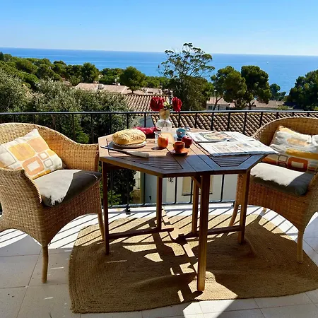 Encantador Piso Con Imponentes Vistas Al Mar Apartamento